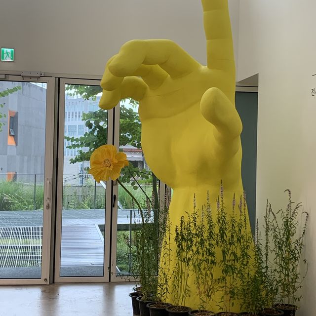 꽃을 사랑하는 브랜드 꾸까와 함께한 꽃 전시
