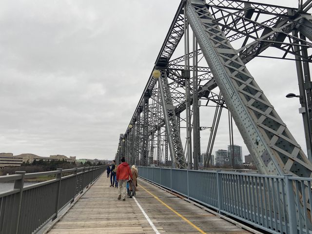 Alexandra Bridge - Interprovincial Bridge Alexandra Bridge - Interprovincial Bridge