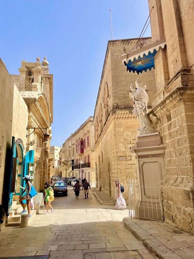 【マルタ🇲🇹】進撃の巨人の舞台！