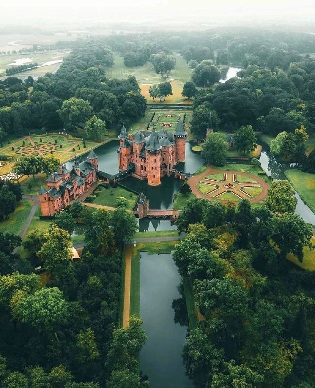 The largest and most beautiful castle in the Netherlands, the Neo-Gothic De Haar Castle.