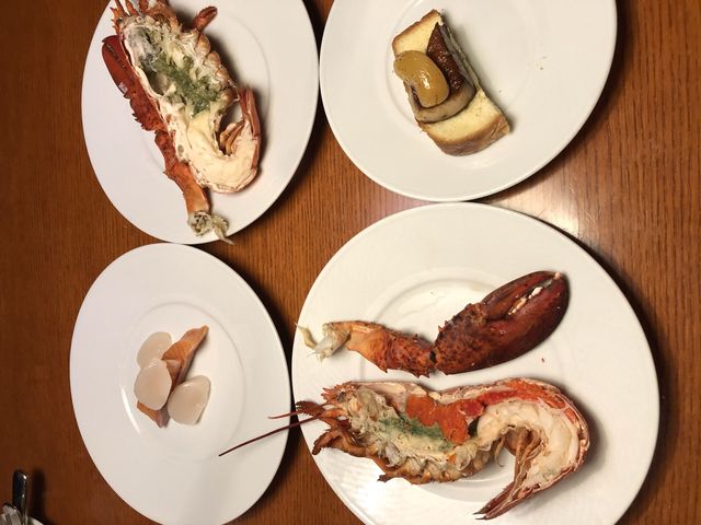 原隻新鮮波士頓龍蝦自助餐