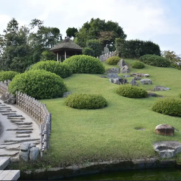 Kōraku-en (後楽園, Kōrakuen)  Japanese garden