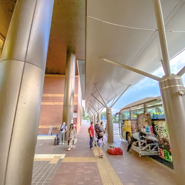 夏のとかち帯広空港外観