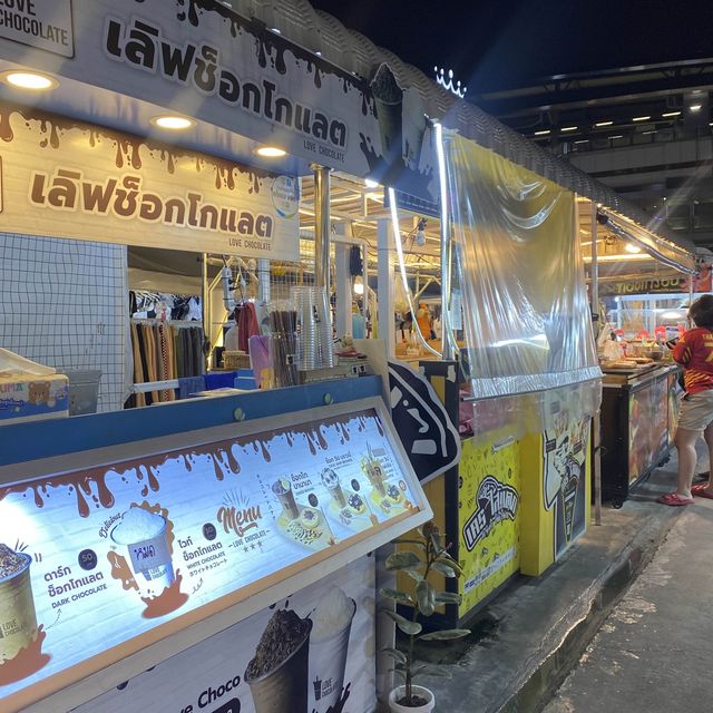 ตลาดอินดี้ปิ่นเกล้า แหล่งรวมของอร่อยๆ 