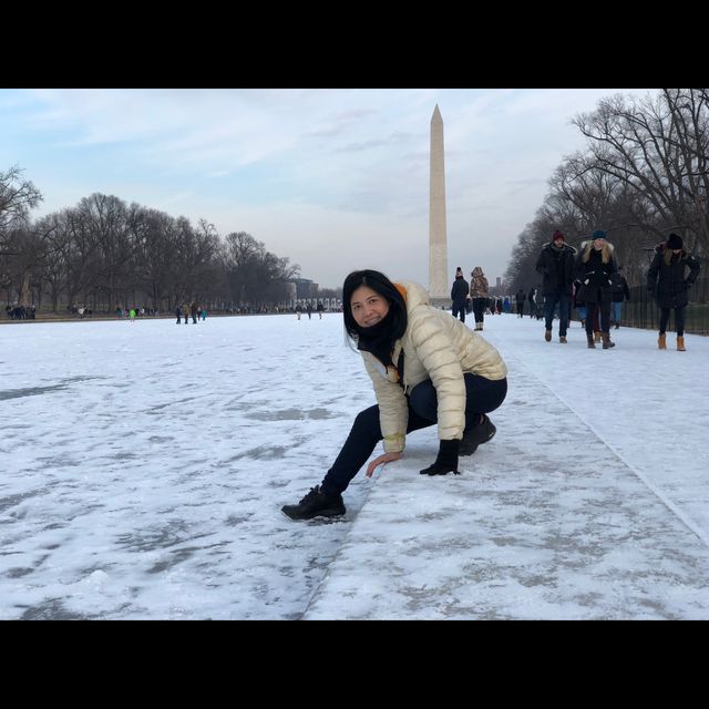 มาถ่ายรูปกับ Washington Monument กัน