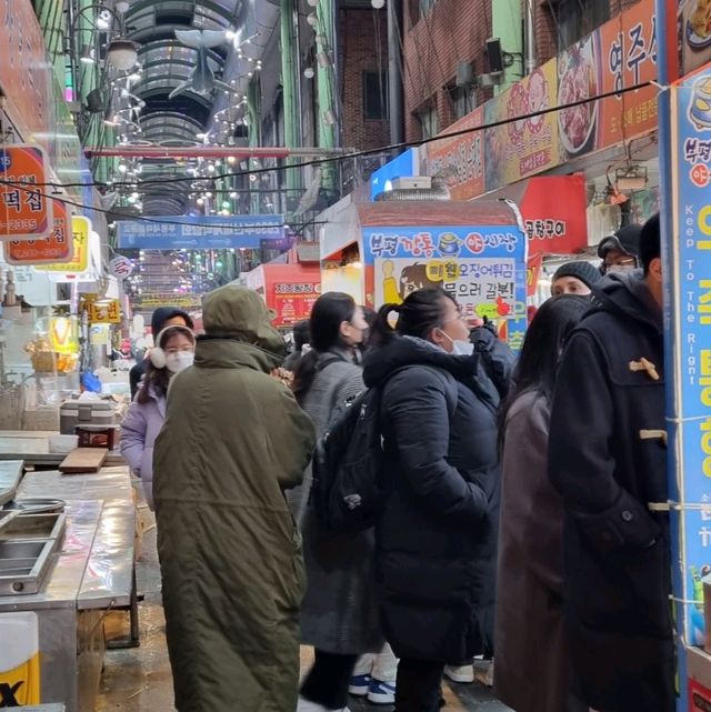 연말느낌 물씬 느껴지는 깡통야시장
