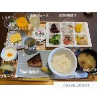 朝ごはんは、野菜多めのビュッフェが嬉しい🍱