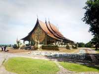 วัดเรืองแสง สิรินธรวรารามภูพร้าว(วัดภูพร้าว)