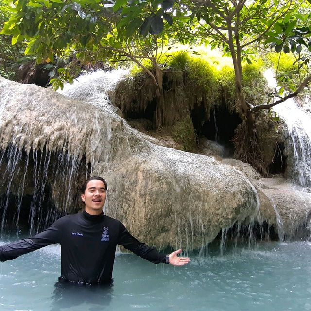  🌳ไปเล่นน้ำบนเขากันครับ @น้ำตกเอราวัณ🏞