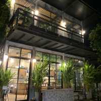 The Oqposite คาเฟ่เล็กๆใกล้วัดโสมนัส
