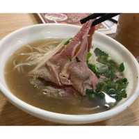 一間好一般嘅越式粉麵店!