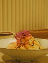 深木🪵系Cafe，三文魚意粉超足料 