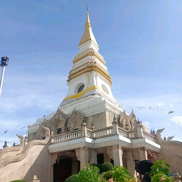 พระธาตุหล้าหนอง จ.หนองคาย