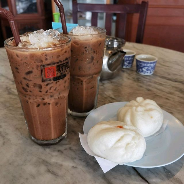 ร้านน้ำชา "โกปี๊" แหล่งรวมวัยรุ่นยุค 70s