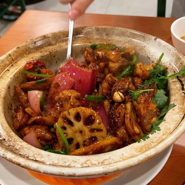 美味的麻辣雞煲