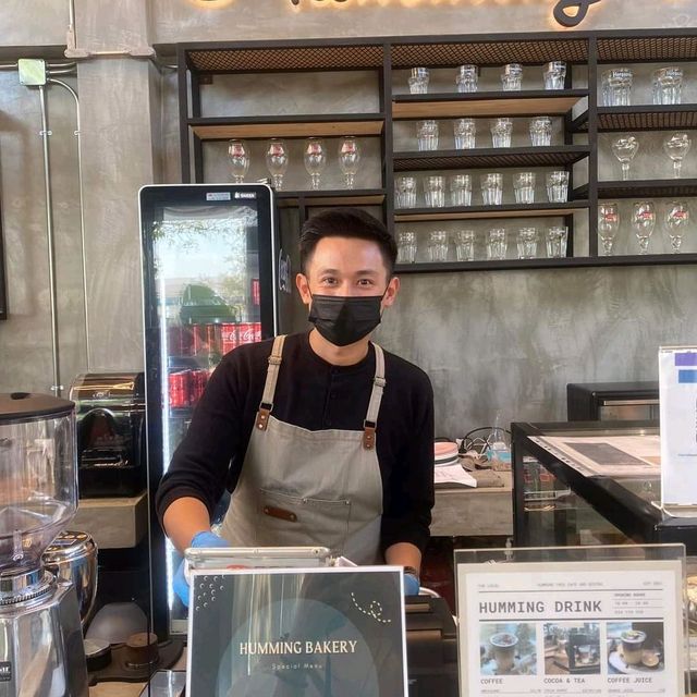 ☕คาเฟ่ที่ไม่ลับ มีมุมน้ำตกที่ให้เด็กลงเดินได้🏝