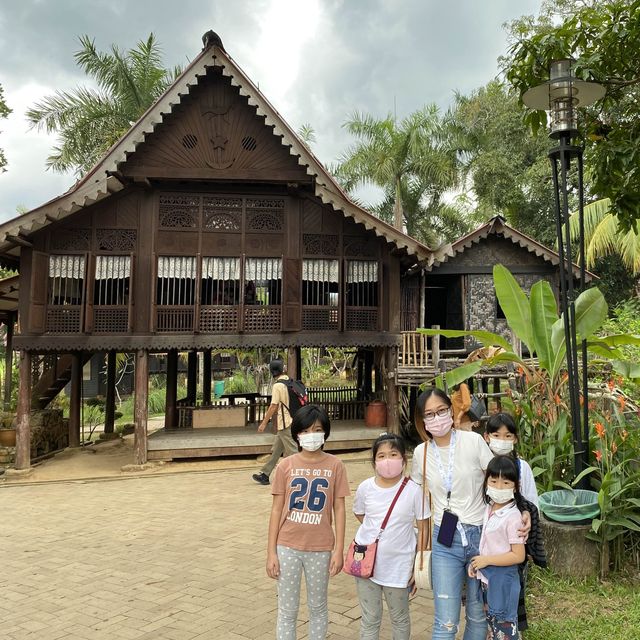 MAKAM MAHSURI