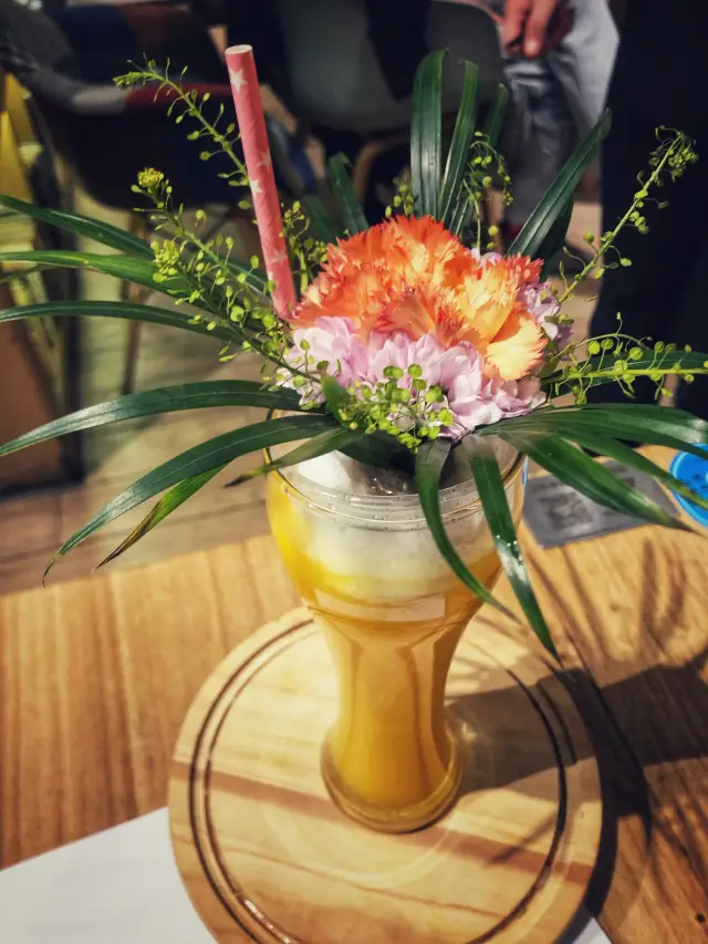 “Four Seasons” restaurant 