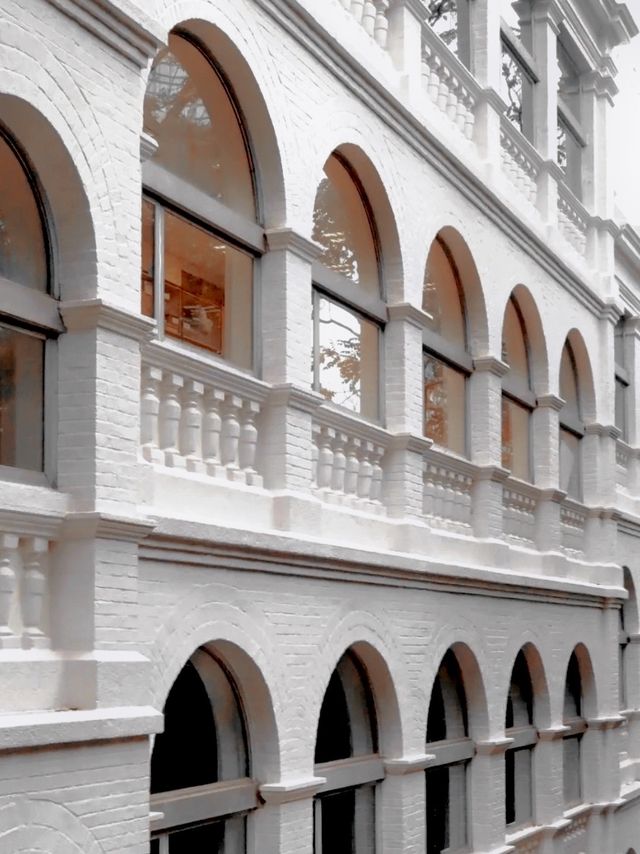 Hong Kong · Black and White Art Center hidden in the park ｜