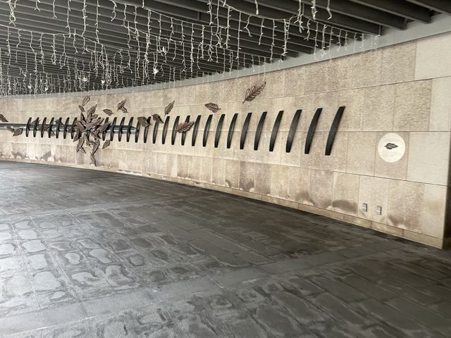 超有特色的大安森林公園捷運站 非常有設計感像是一個花園 