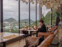 Plearn Restaurant  ร้านอาหารบนดาดฟ้าชั้น 5 