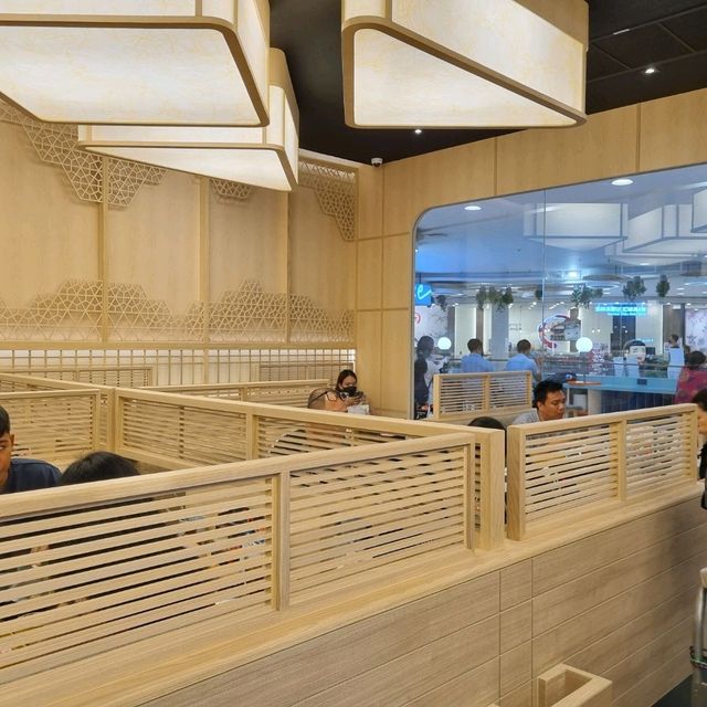 ครั้งแรกกับ MOMO ร้านแรกในชลบุรี