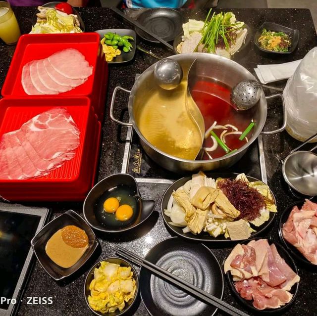 【新莊吃到飽】金大鋤壽喜燒，平價美味的壽喜燒