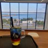 강원도 양양의 물치해변과 그 앞에 있는 PEI COFFEE를 가보자