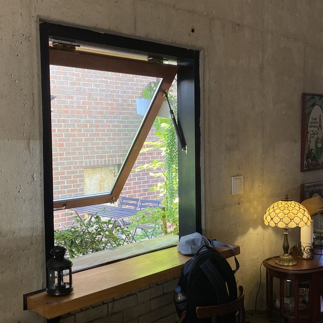 전주 속 유럽 분위기 카페, ‘프랭크 커피인바’