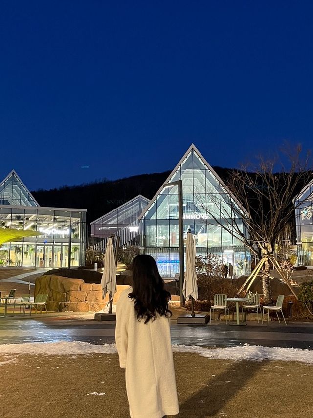 연말 분위기 가득한 타임빌라스에서 만난 ‘레드애플’
