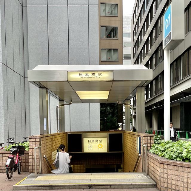 ヤクルト1000が銀座線日本橋駅に出現！