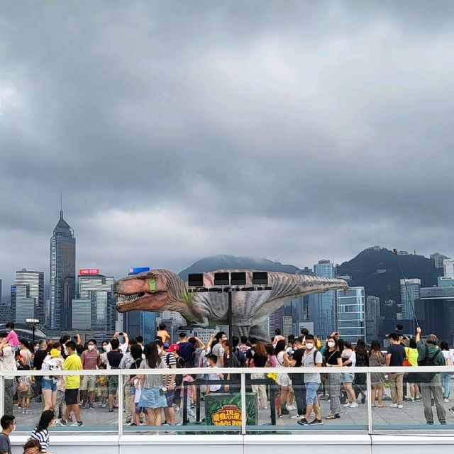 巨型恐龍出沒商場觀景台📣📣