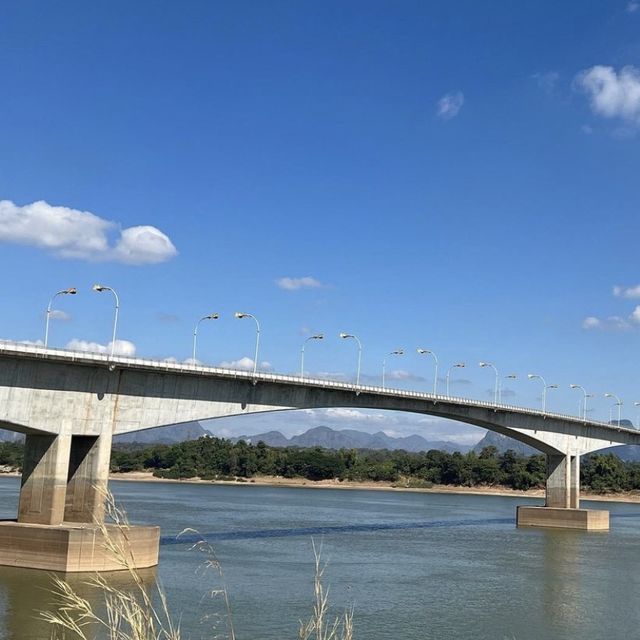 สะพานมิตรภาพไทย-ลาว แห่งที่ 3 นครพนม
