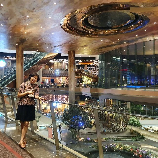 아이콘시암 전통 마켓 +방콕 제일 큰 스타벅스에서 리버뷰 구경하기