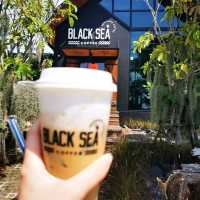 ร้านคาเฟ่ริมหาดอ่างศิลา​ เขาสามมุข