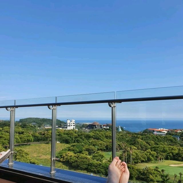 수영장이 근사한 그랜드조선 제주 힐스위트