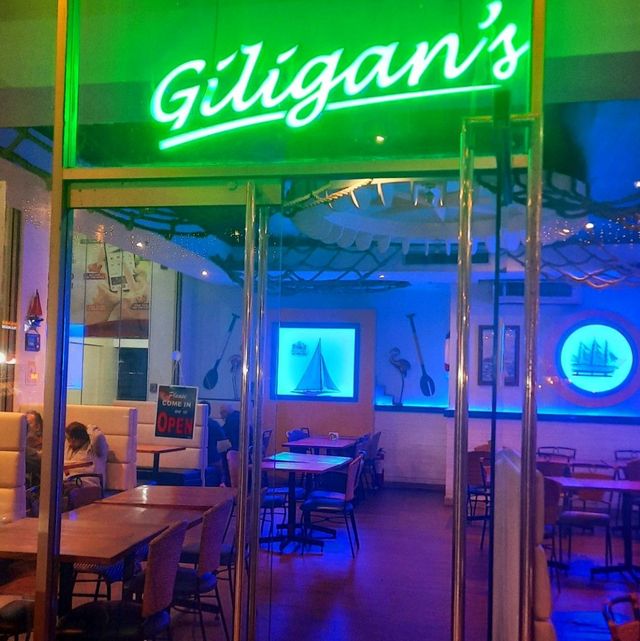 AT GILIGAN'S RESTO:  IT'S A GOOD DINNER DEAL!