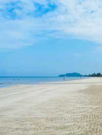 ที่พักริมทะเล Sand Dunes Chaolao Beach Resort 🏝️