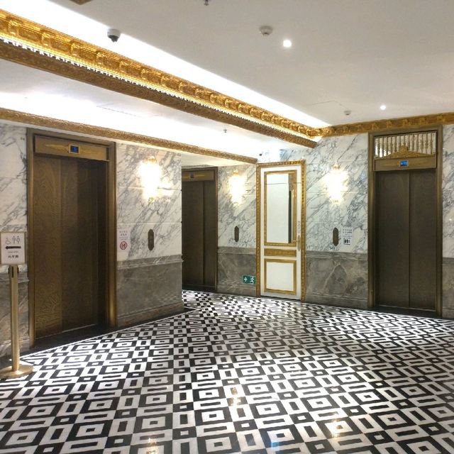 金碧輝煌的歷山酒店