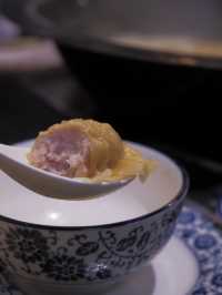 金黃雞湯火鍋，必吃鹹蛋黃響玲 