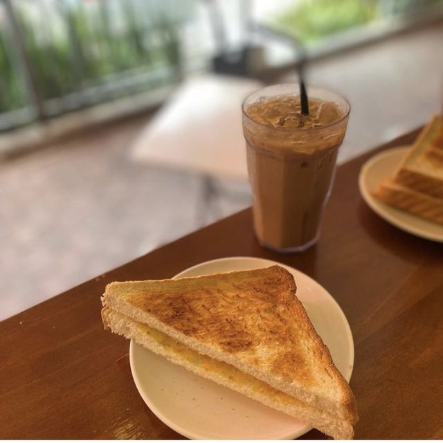 東涌癮世招牌沙嗲牛肉丁麵🍜   主打咖啡☕️下次要試