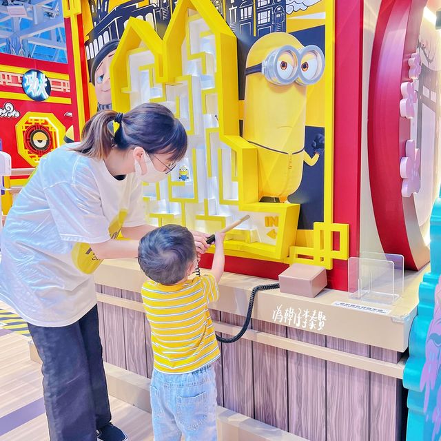 小黃人迷你兵團商場打卡
