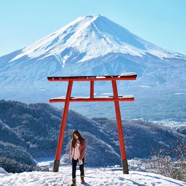 河口湖隱世上山打卡天空鳥居