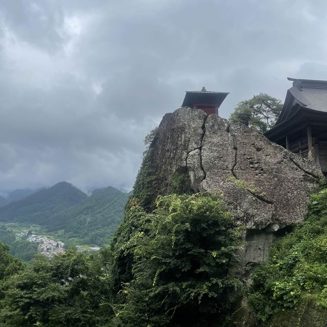 山寺で煩悩を消す旅