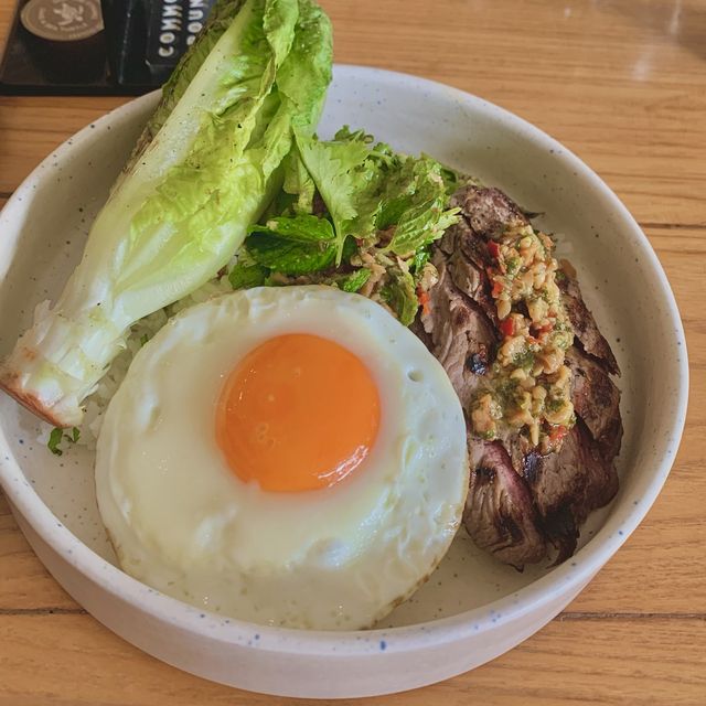 Common Grounds at Neo Soho Mall