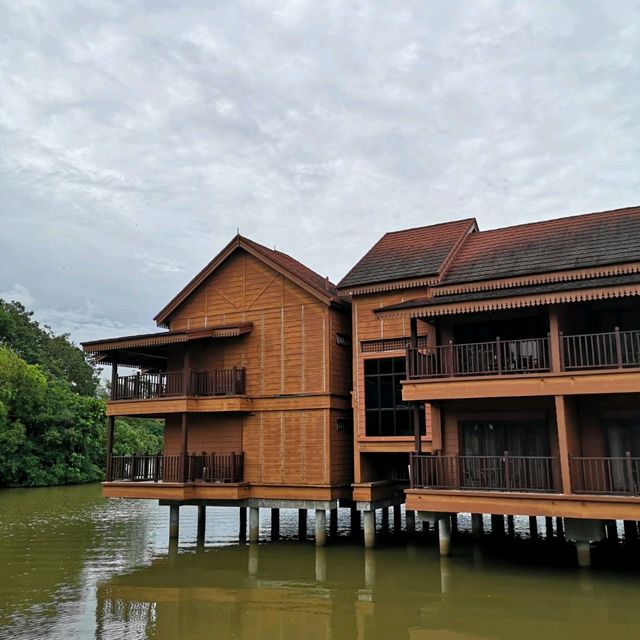 BUKIT MERAH LAKETOWN RESORT 