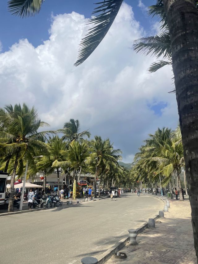 Surfing Towns in Hainan, China 🏄‍♀️🌴