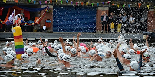 LoveSwim 2024 | Roeicentrum Berlagebrug