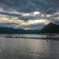 แพเหนือเขื่อนศรีนครินทร์