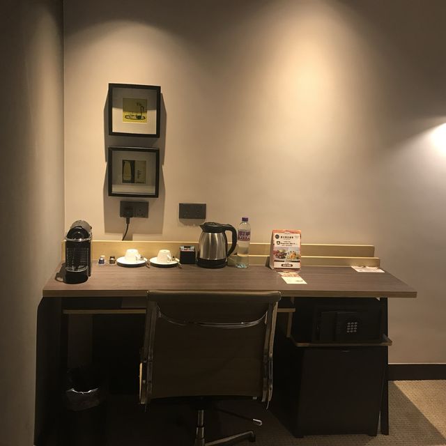 工廈改建的九龍灣君立酒店